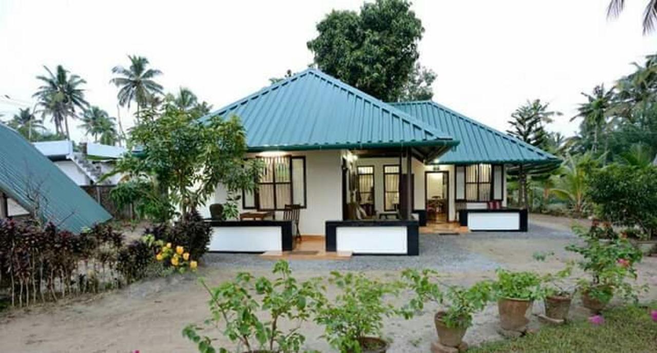 Kadaloram Beach Resort Коччи Экстерьер фото